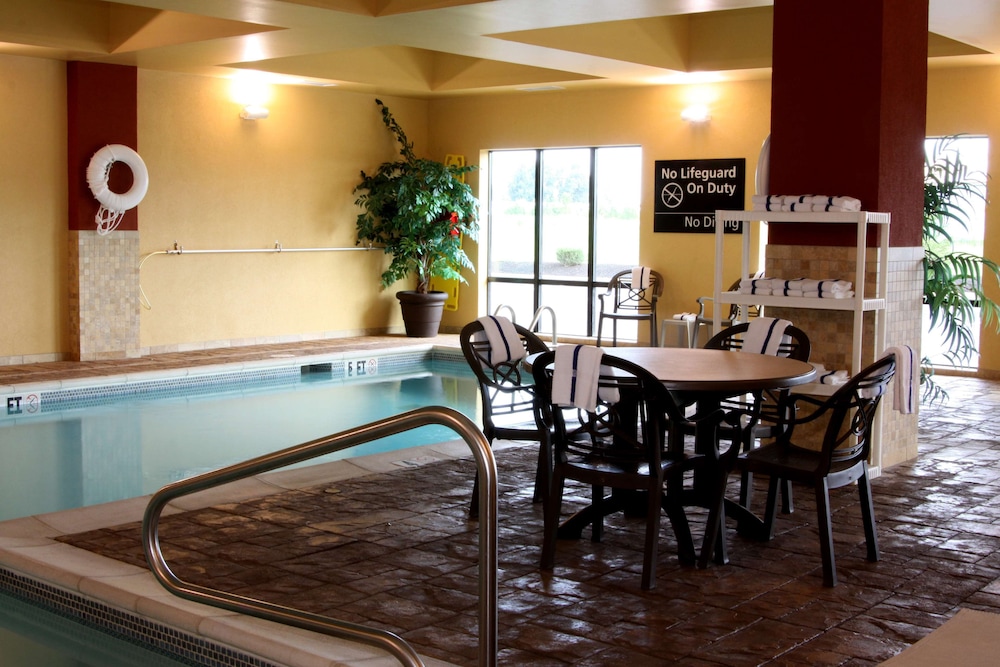Hampton Inn & Suites Paducah - photo 24
