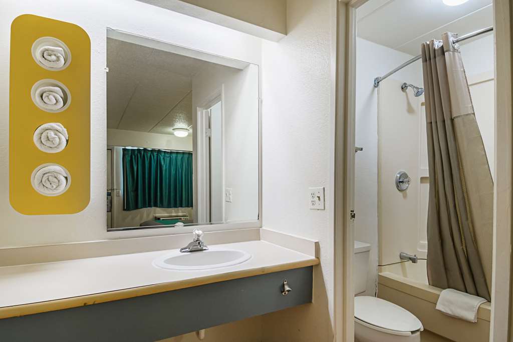 Motel 6 Knoxville TN North - photo 17