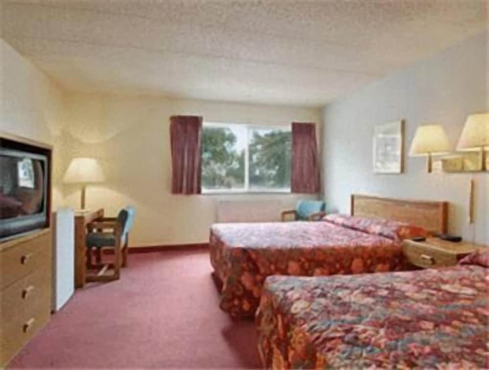 Sunset Inn & Suites Lincoln Airport - photo 7