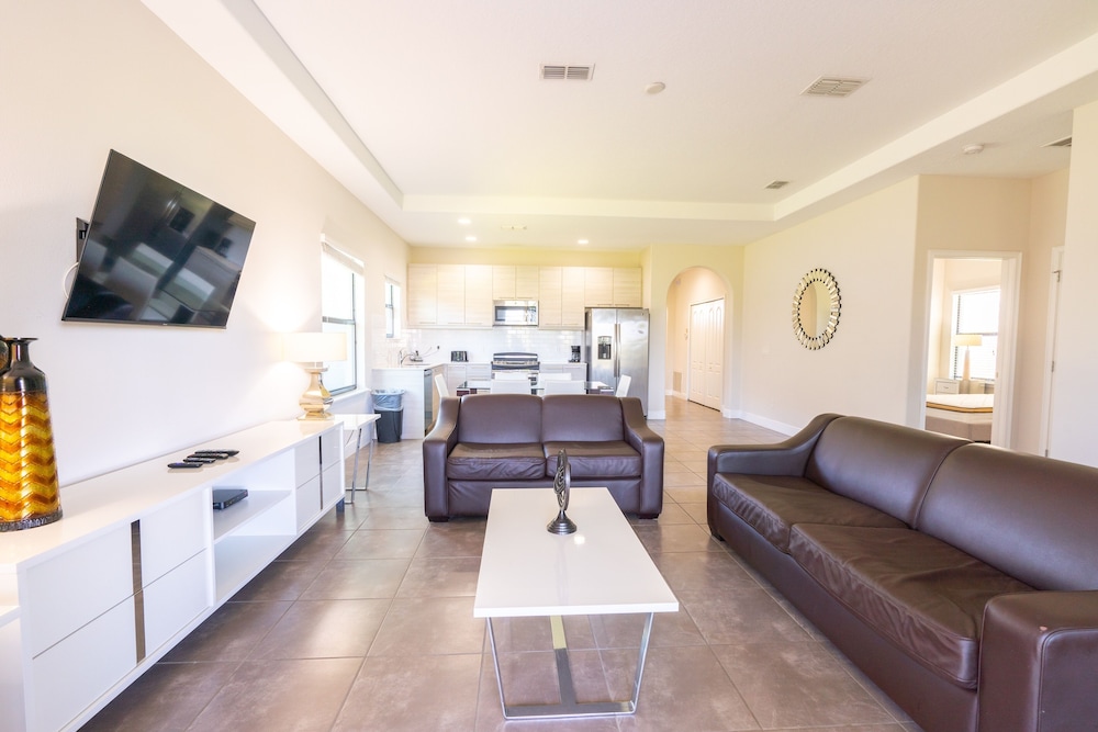 Balmoral Resort 169cc 3 Bedroom Home by RedAwning - photo 14