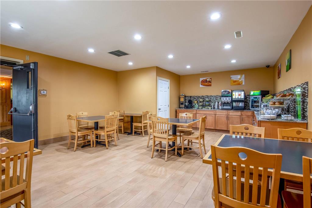 Quality Inn Tully I 81 - photo 29