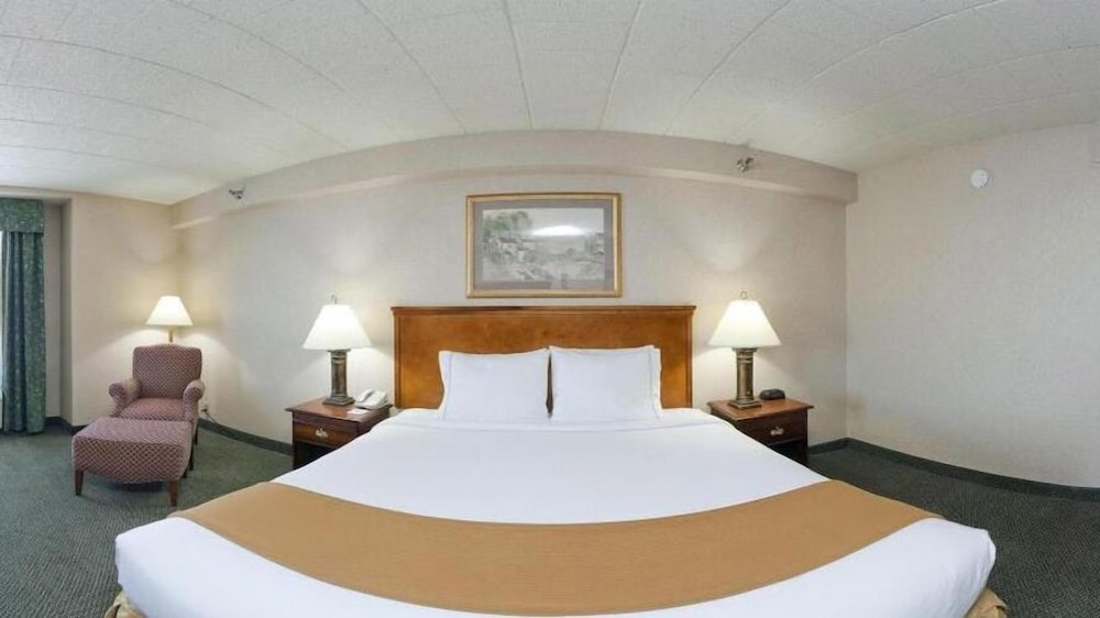 Holiday Inn Express Hotel & Suites Pittsburgh West Mifflin by IHG - photo 12