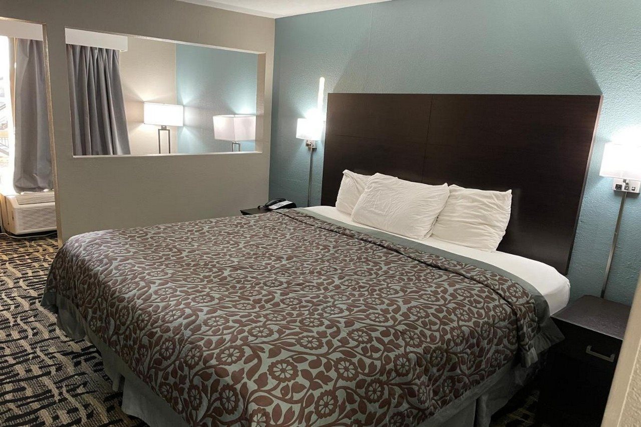 Days Inn & Suites By Wyndham Collierville Germantown Area - photo 9