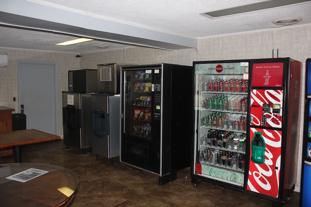 Red Carpet Inn Louisville - photo 35