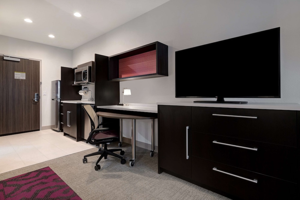 Home2 Suites by Hilton Redding - photo 17