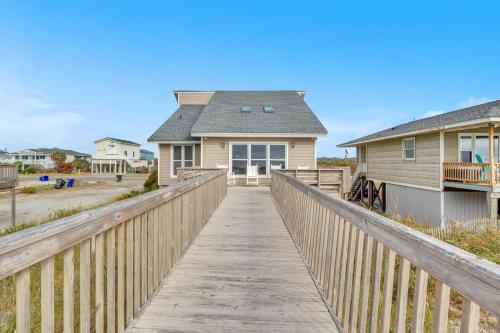 Wahoo by Oak Island Accommodations - photo 37