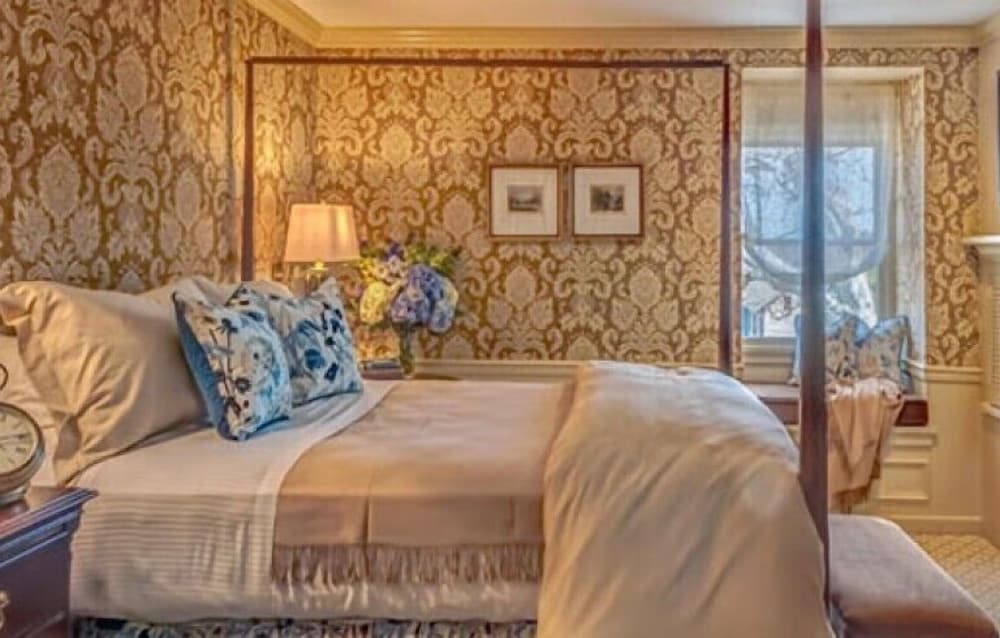 Golden Plough Inn At Peddlers Village — hotel in New Hope