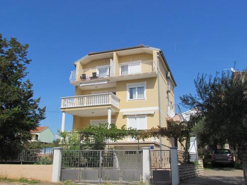 Holiday apartment in house Damir — 4-Star Luxury Hotel in Sveti Filip I Jakov, Croatia