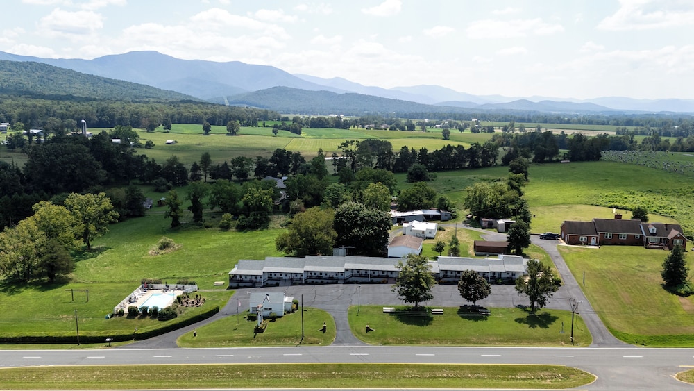 Hillside Motel LLC - photo 135