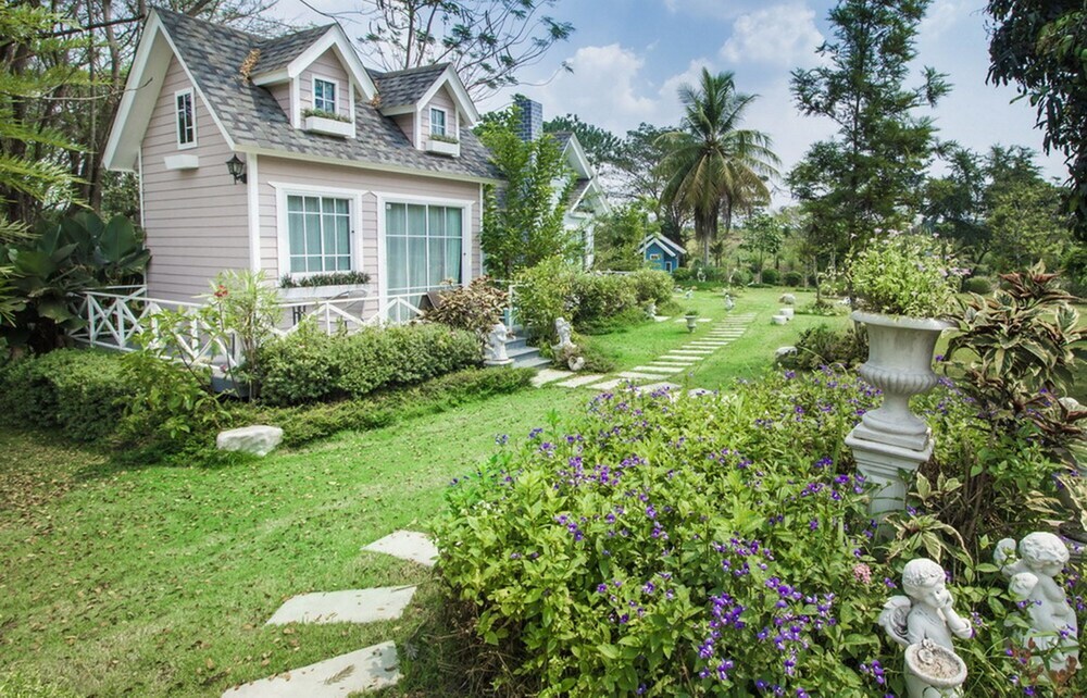 Pasutara Resort in Suan Phueng, Thailand