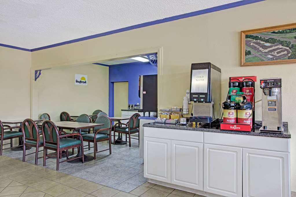 Days Inn by Wyndham Benson - photo 28