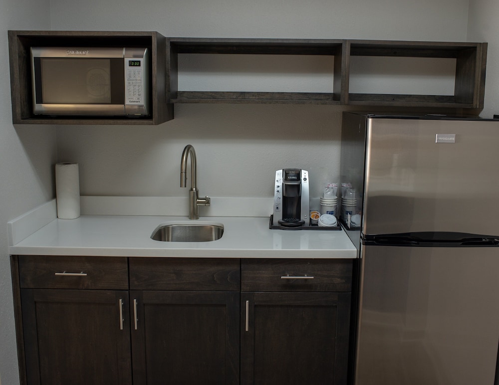 Holiday Inn Express Hotel & Suites Conover by IHG - photo 13
