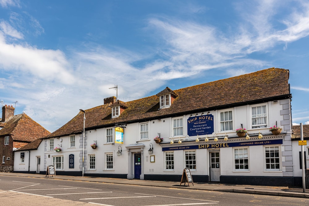 The Ship Hotel — hotel in New Romney