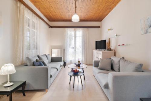 Giorgos house First Floor — 4-Star Luxury Hotel in Lefkada, Greece