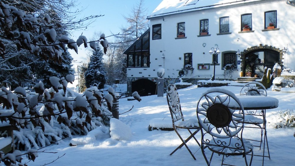 Landhotel Restaurant Wellness Feldmaus — hotel in Pruem