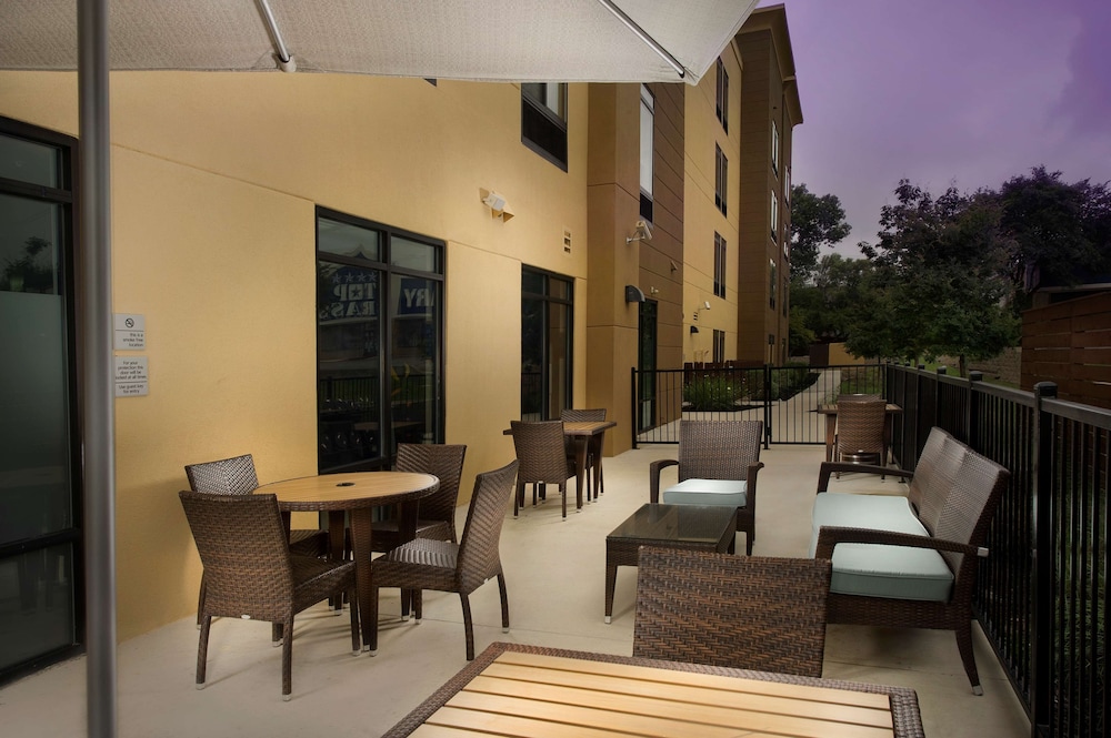 Hampton Inn & Suites San Antonio Northwest Medical Center - photo 24