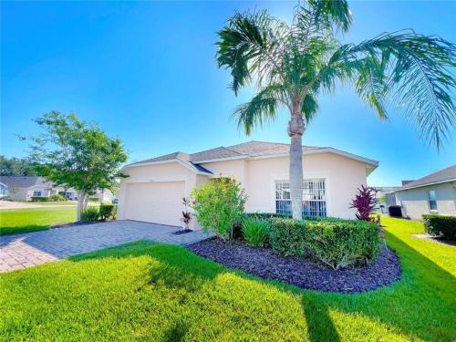 618 Fabulous Light Bright 4 Bed Pool Home — 4-Star Luxury Hotel in Davenport, United States