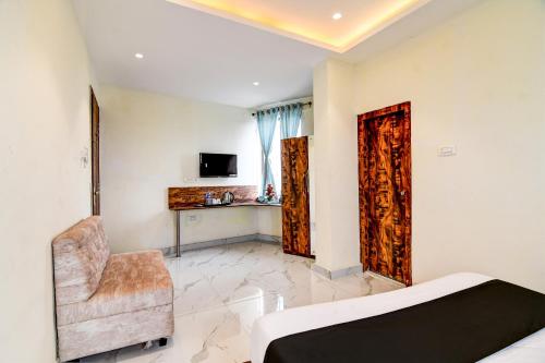 Collection O The Hastings Club in Kolkata, India