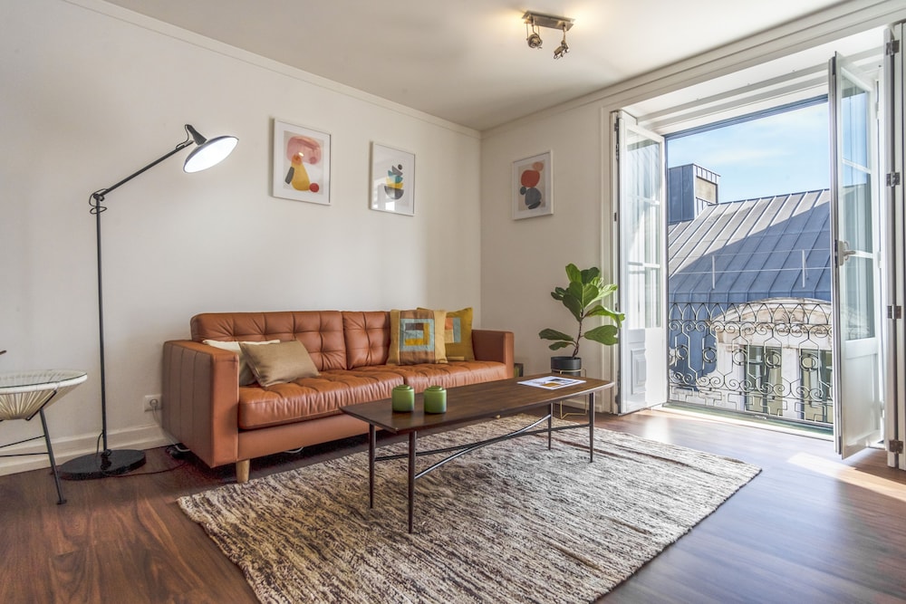 LV Premier Apartments Chiado CH — 4-Star Luxury Hotel in Lisbon, Portugal