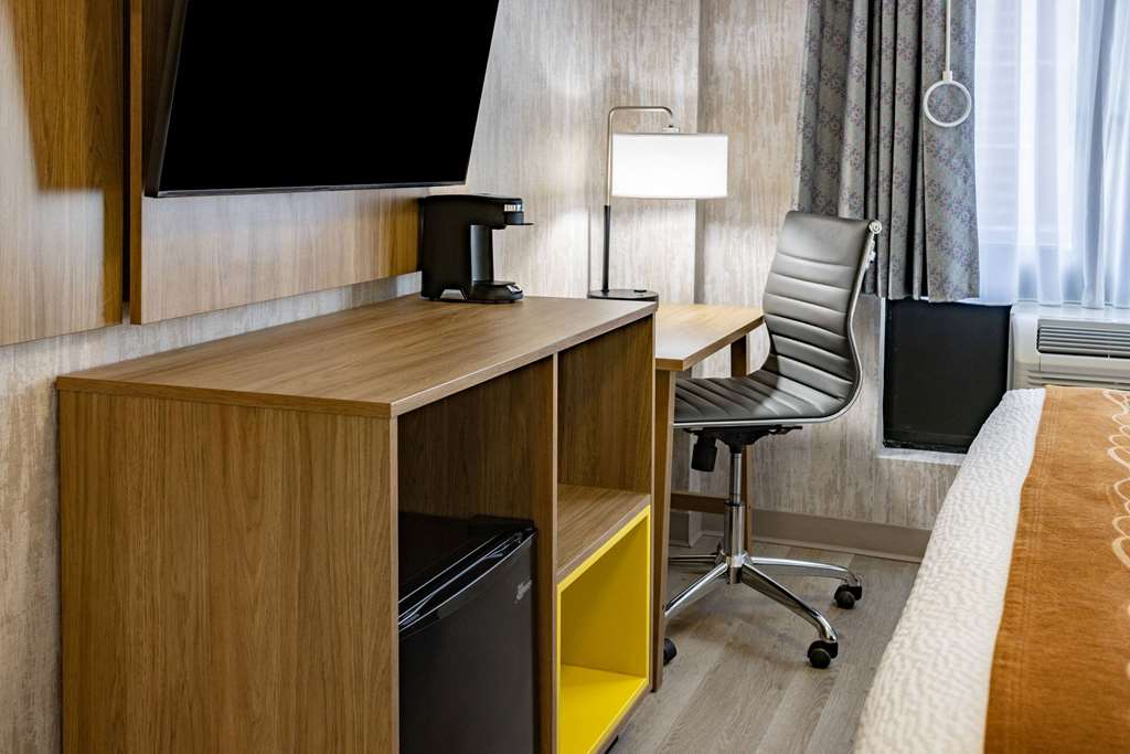 Days Inn by Wyndham Bronx NYC - photo 23