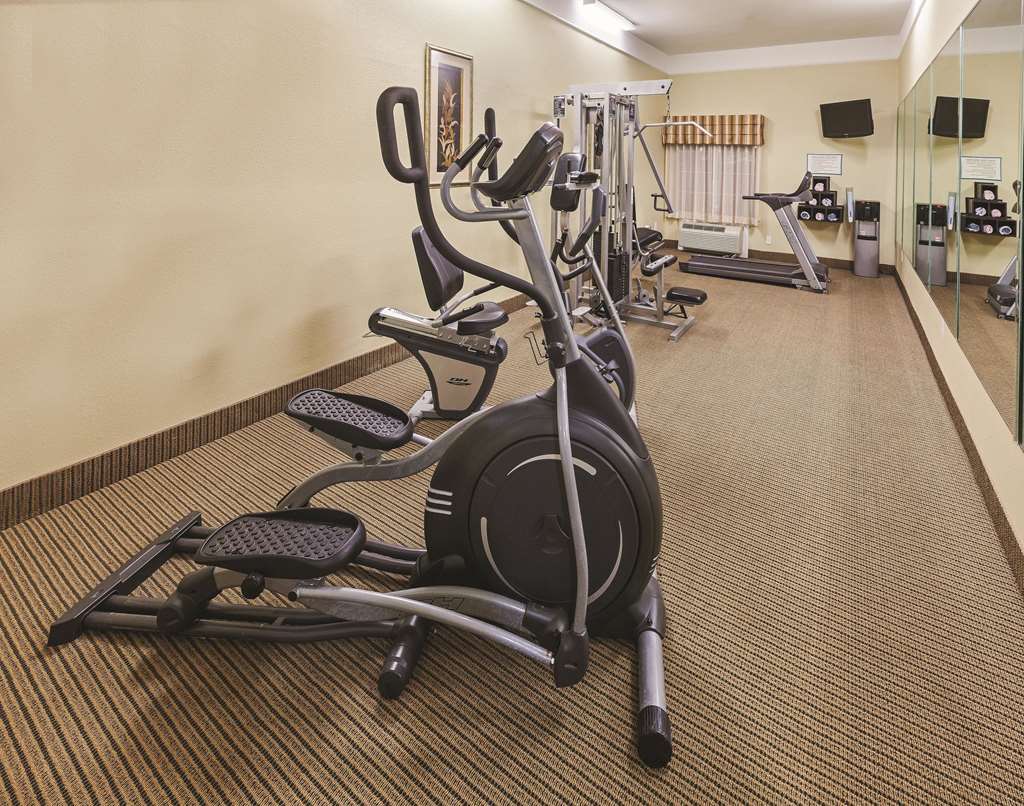 La Quinta Inn & Suites by Wyndham Livingston - photo 10