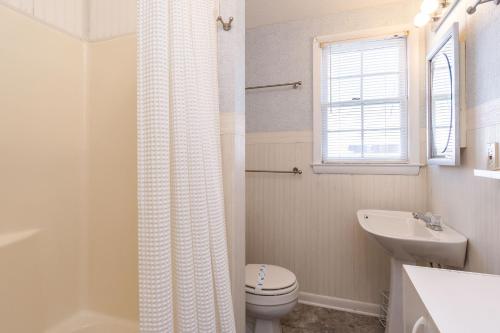 BeachyPeachyKeen by Oak Island Accommodations - photo 35