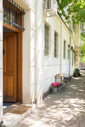 Authentic Interbelic Villa in the city center — 4-Star Luxury Hotel in Bucharest, Romania