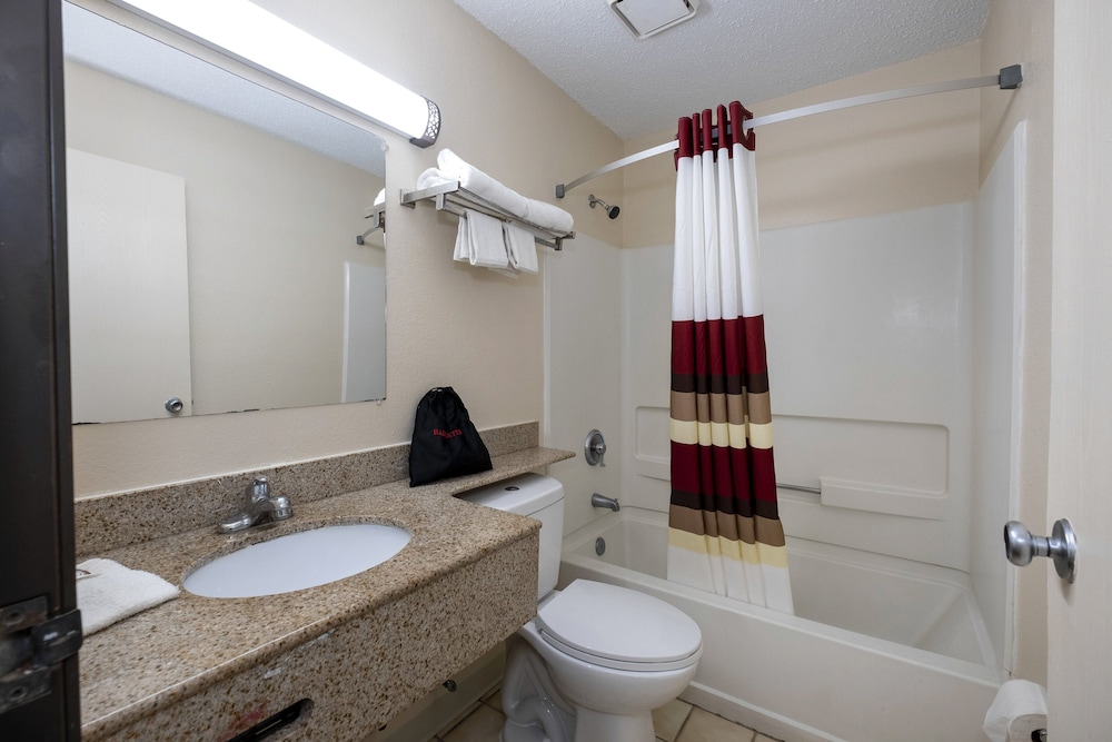 Red Roof Inn Norfolk Portsmouth - photo 19