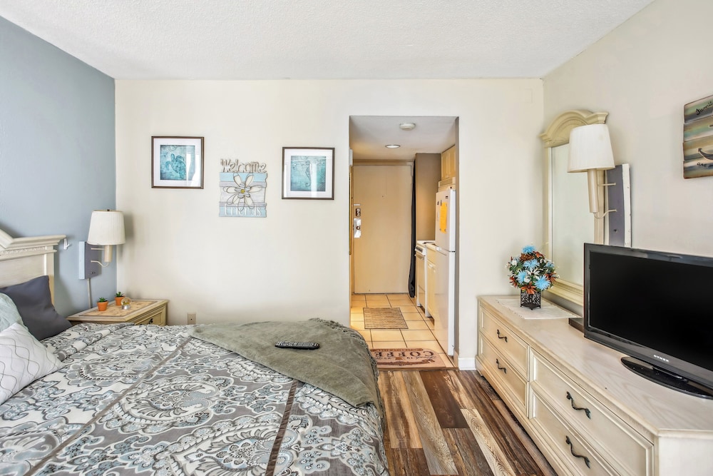 Caravelle Tower Condo Rental Walk to Beach - photo 11