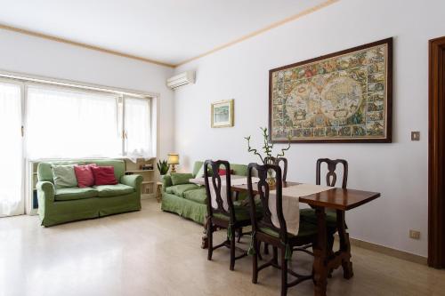 Casa NeLLa Apartment with 2 bedrooms Rome — 4-Star Luxury Hotel in Rome, Italy