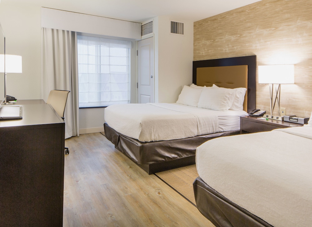 Holiday Inn Bloomington Airport by IHG - photo 2
