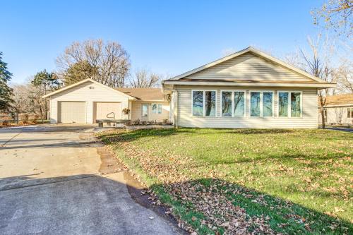 Lakefront Aitkin Home With Sunroom Walk To Beach 20744261 — Garrison