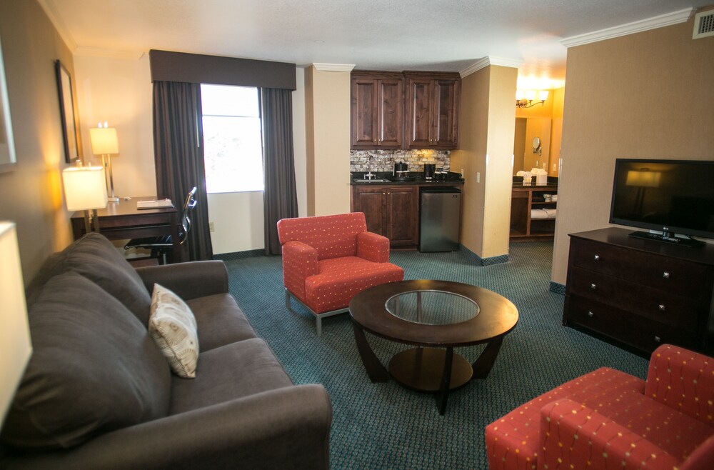 The University of Georgia Center for Continuing Education & Hotel - photo 37