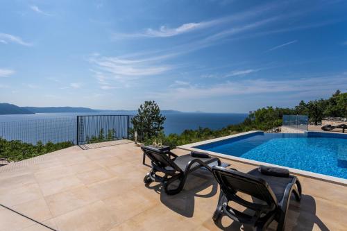 Seaview Villa Mare Visum in a peaceful location — 4-Star Luxury Hotel in Labin, Croatia
