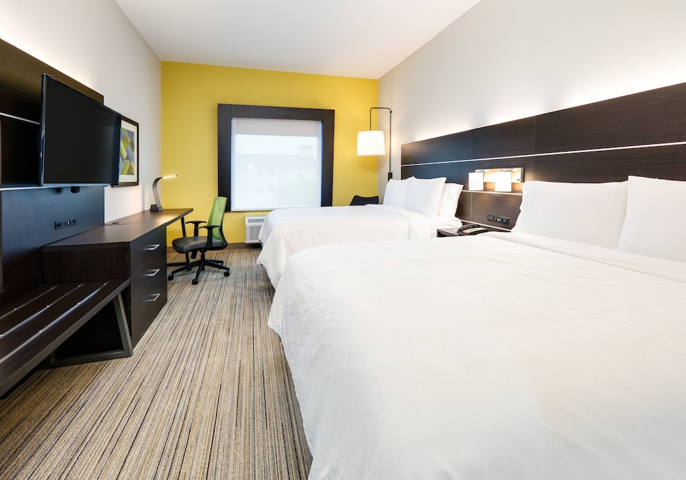 Holiday Inn Express Hotel & Suites Cleburne by IHG - photo 8