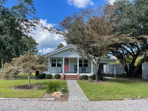 The Cottage — 4-Star Luxury Hotel in Wilmington, United States
