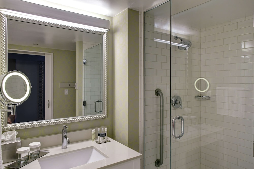 DoubleTree by Hilton Hotel Biloxi - photo 25