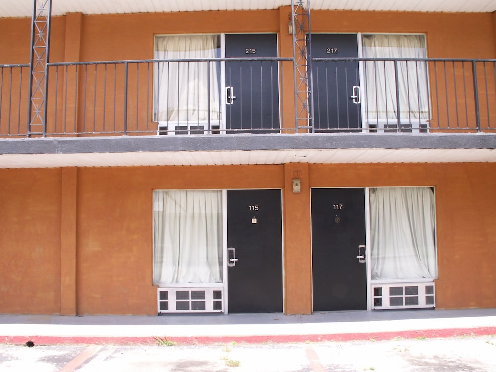 Inn of Knoxville - photo 16