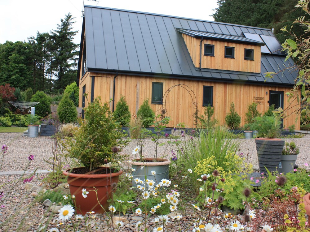 Larchwood Lodge — 5-Star Luxury Hotel in Ellon, United Kingdom