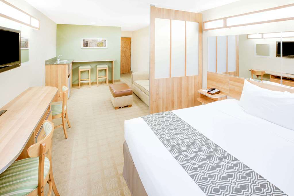 Microtel Inn & Suites by Wyndham Saraland North Mobile - photo 8