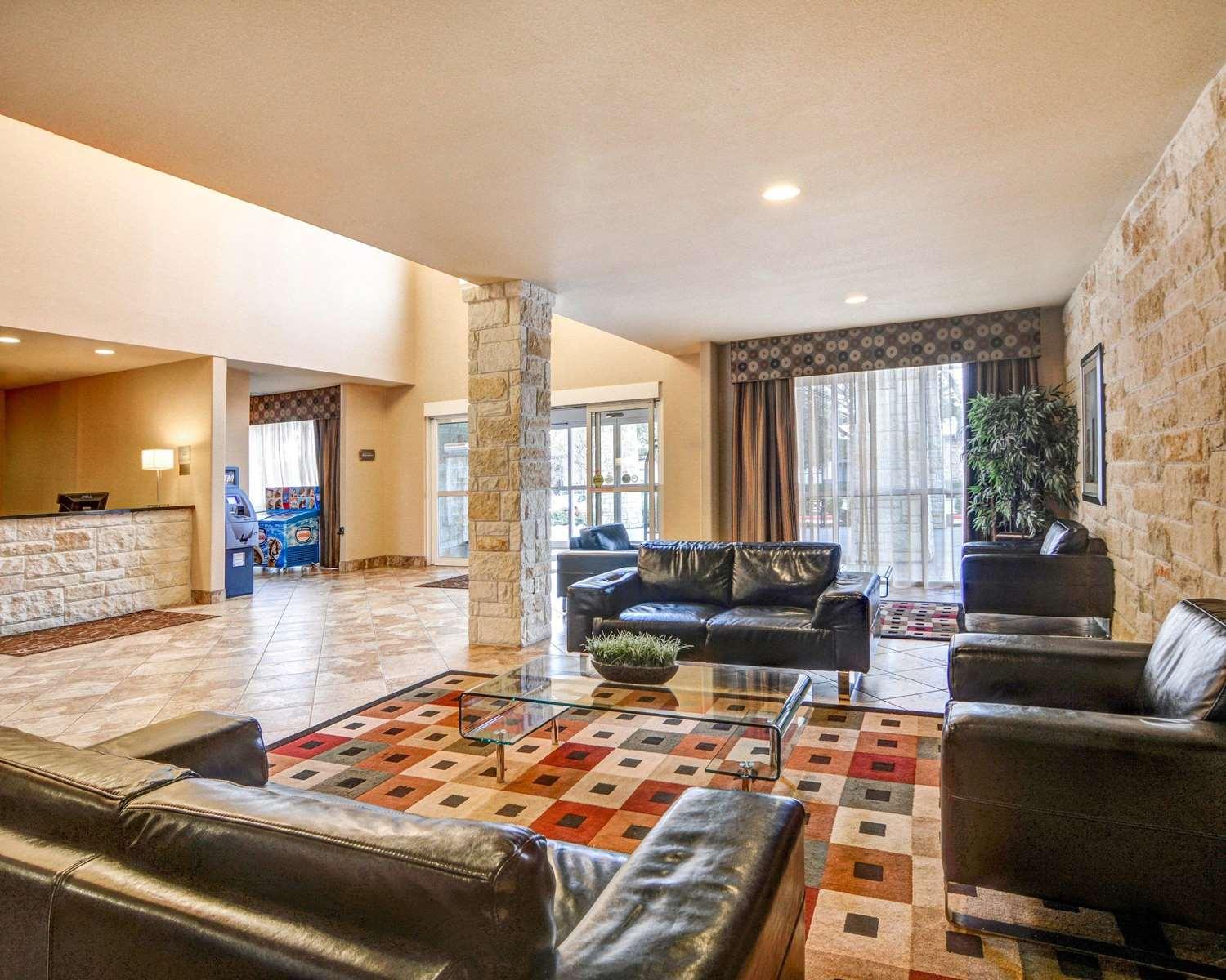 Comfort Suites Arlington - photo 22