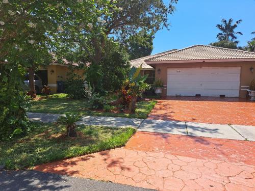 Baynefamilyflorida. in Fort Lauderdale, United States