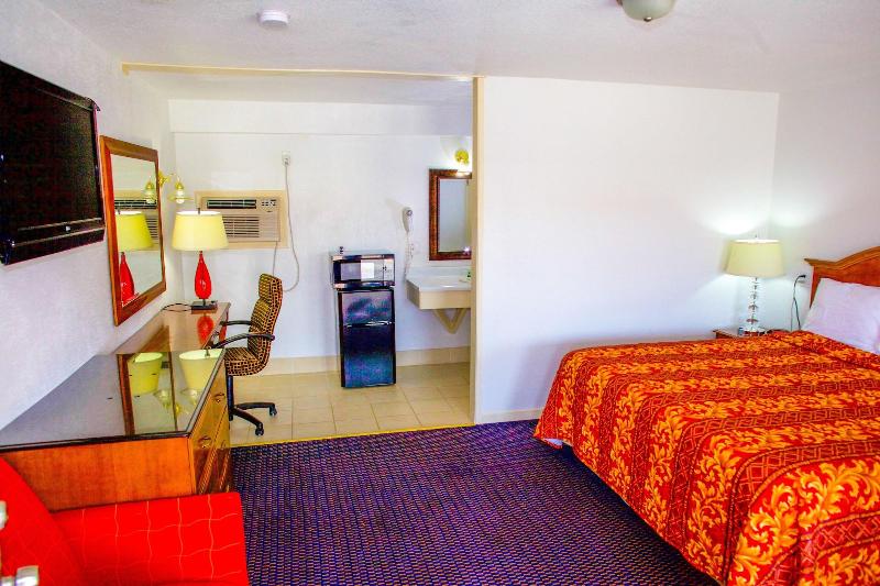 Knights Inn Harrisonville - photo 11