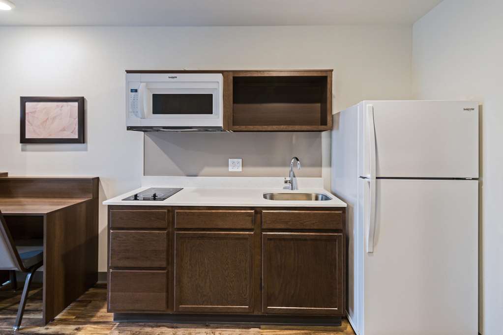 WoodSpring Suites Davenport Quad Cities - photo 17