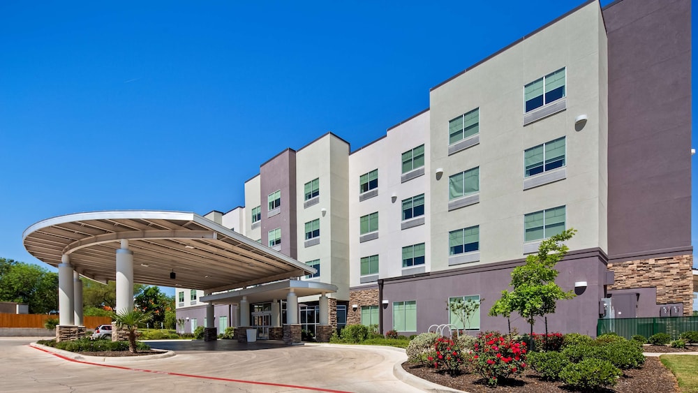 Best Western Plus Roland Inn & Suites in San Antonio, United States