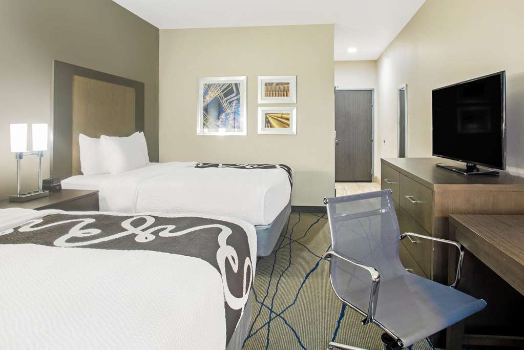 La Quinta Inn & Suites by Wyndham Ponca City - photo 12