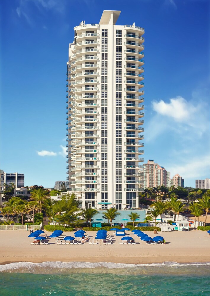 Marenas Beach Resort - photo 2