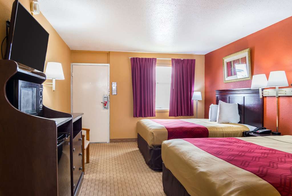 Econo Lodge Jacksonville near Little Rock Air Force Base - photo 17