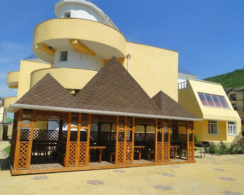 Dolce Vita - carbon neutral hotel in Sukko