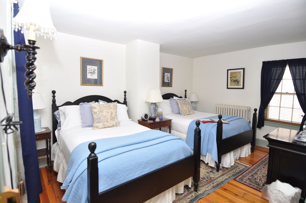 Thomas Shepherd Inn — Shepherdstown — photo 4